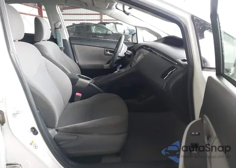 2013 Toyota Prius Two z USA, uszkodzony, nr VIN JTDKN3DU0D5577256